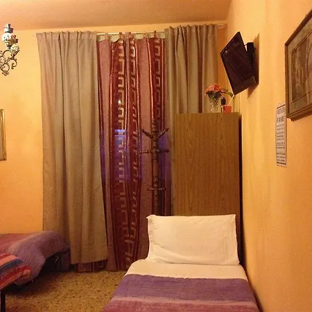 Bed & Breakfast A Casa Doina Airport2 Pisa