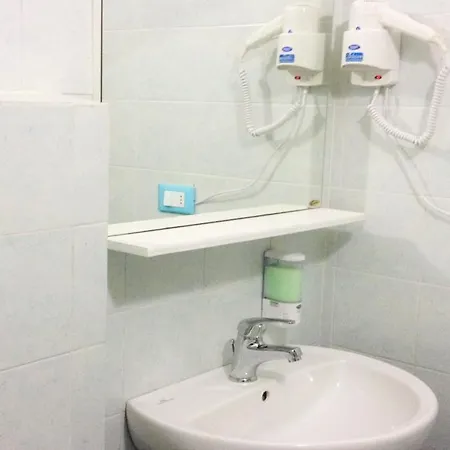 A Casa Doina Airport2 Bed & Breakfast Pisa