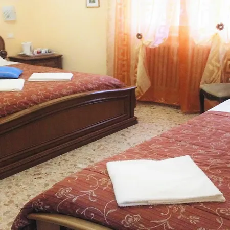 Bed & Breakfast A Casa Doina Airport2 Pisa