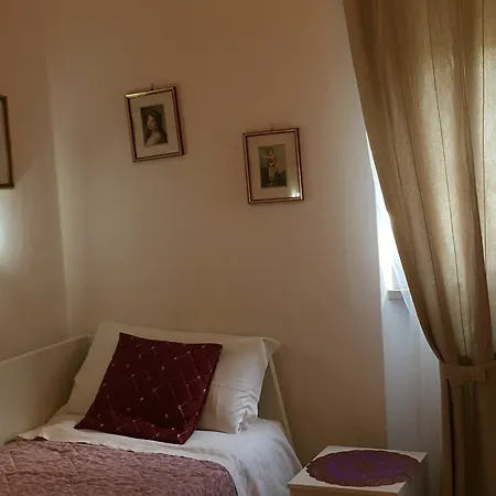 A Casa Doina Airport2 Bed & Breakfast Pisa